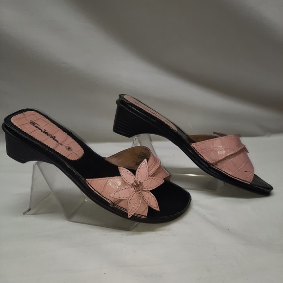 Vintage Thom McAn Pink Faux Croc with floral accent slip on low heel  6 - Picture 5 of 9